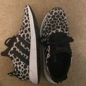 Adidas Leopard Print Women’s Athletic Shoes 9